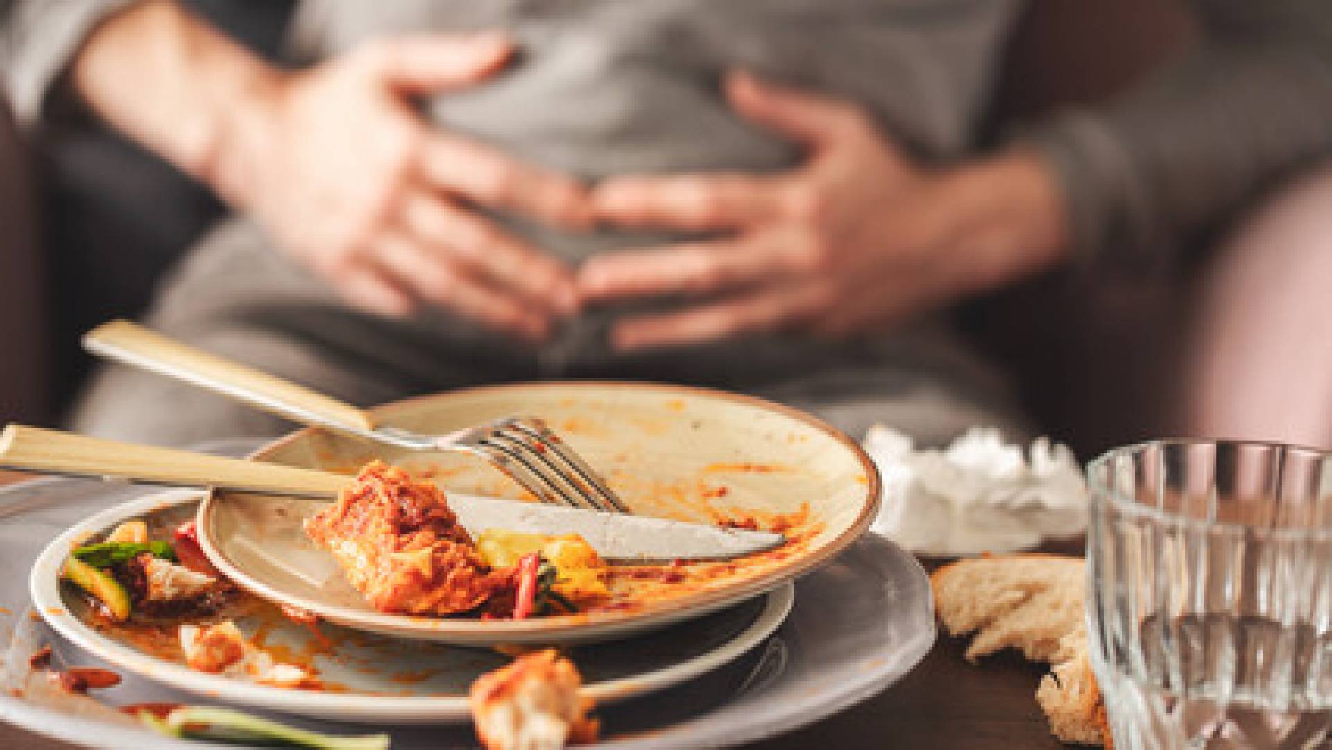 Beat the Holiday Bloat: Smarter Eating, Better Choices & Meal Prep Jacksonville Solutions