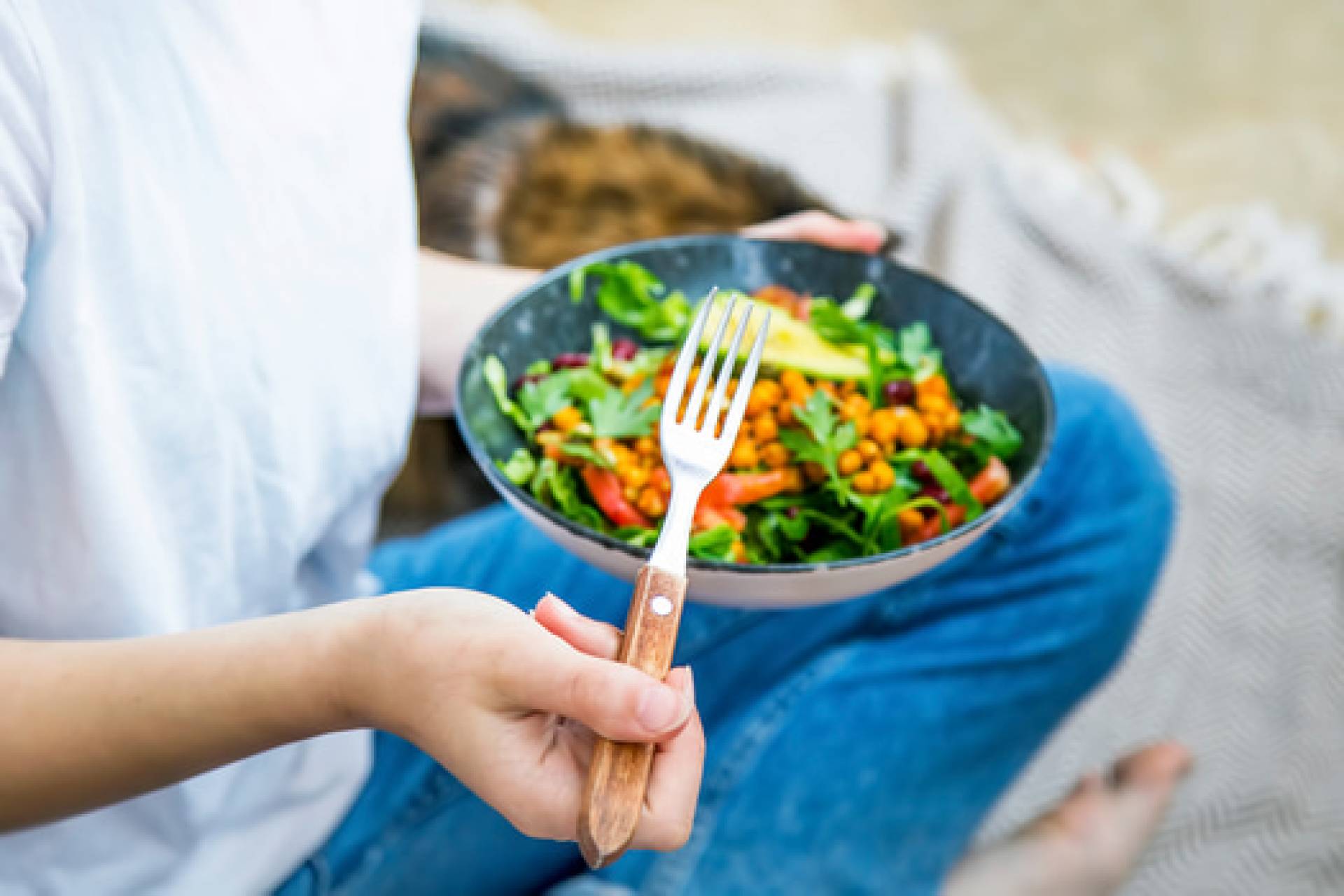 Meal Prep vs Eating Out in Jacksonville: Which Is Healthier (and Cheaper)?